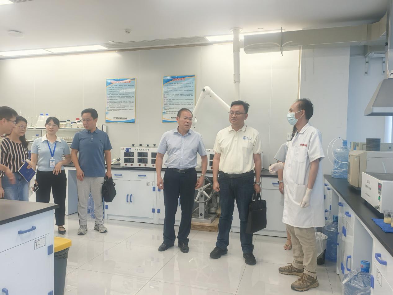 院长秦祖赠带队到南宁庞博生物工程有限公司调研