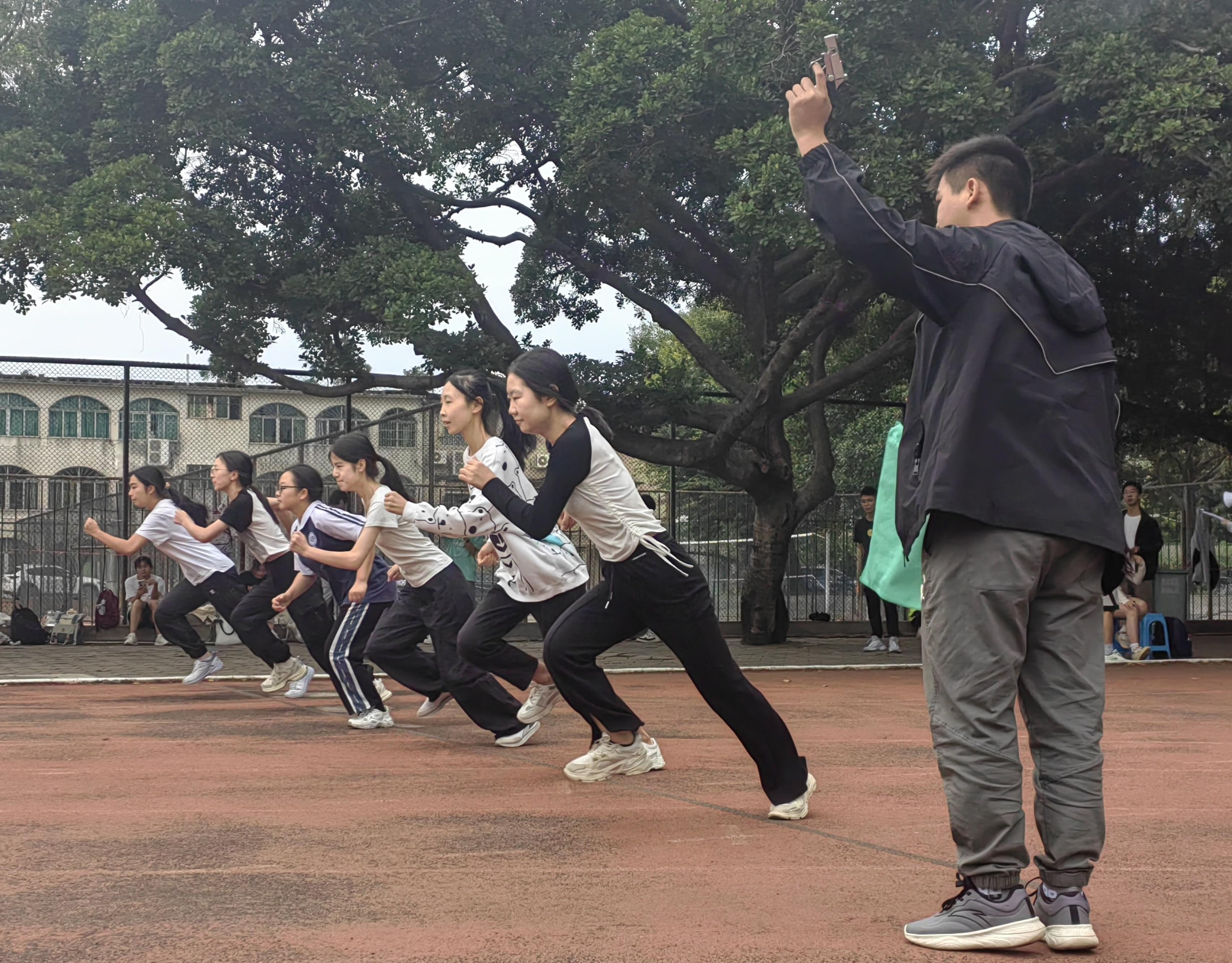 谈球吧